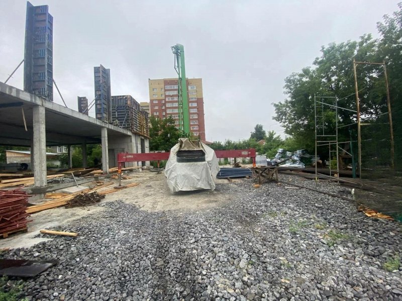 Работа бетононасоса на объекте в Москве